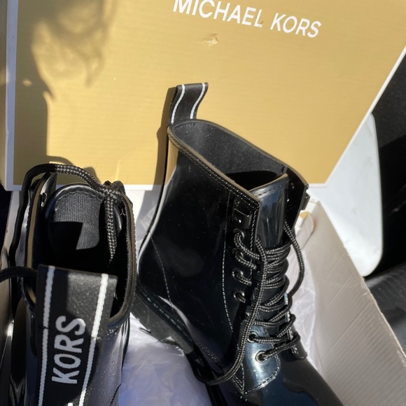 Michael Kors boots - Picture 6 of 10